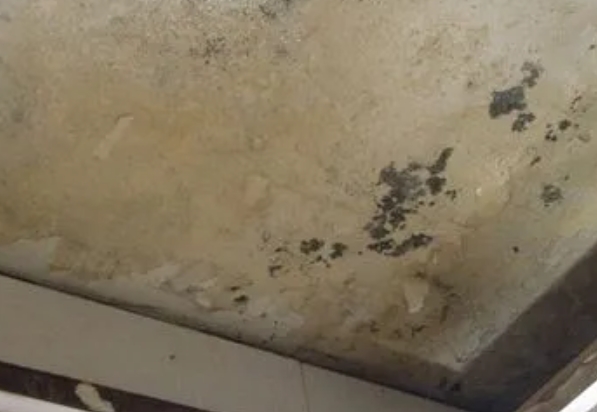 香坊阳台漏水维修公司分享下香坊卫生间渗水维修需要注意哪些问题。
